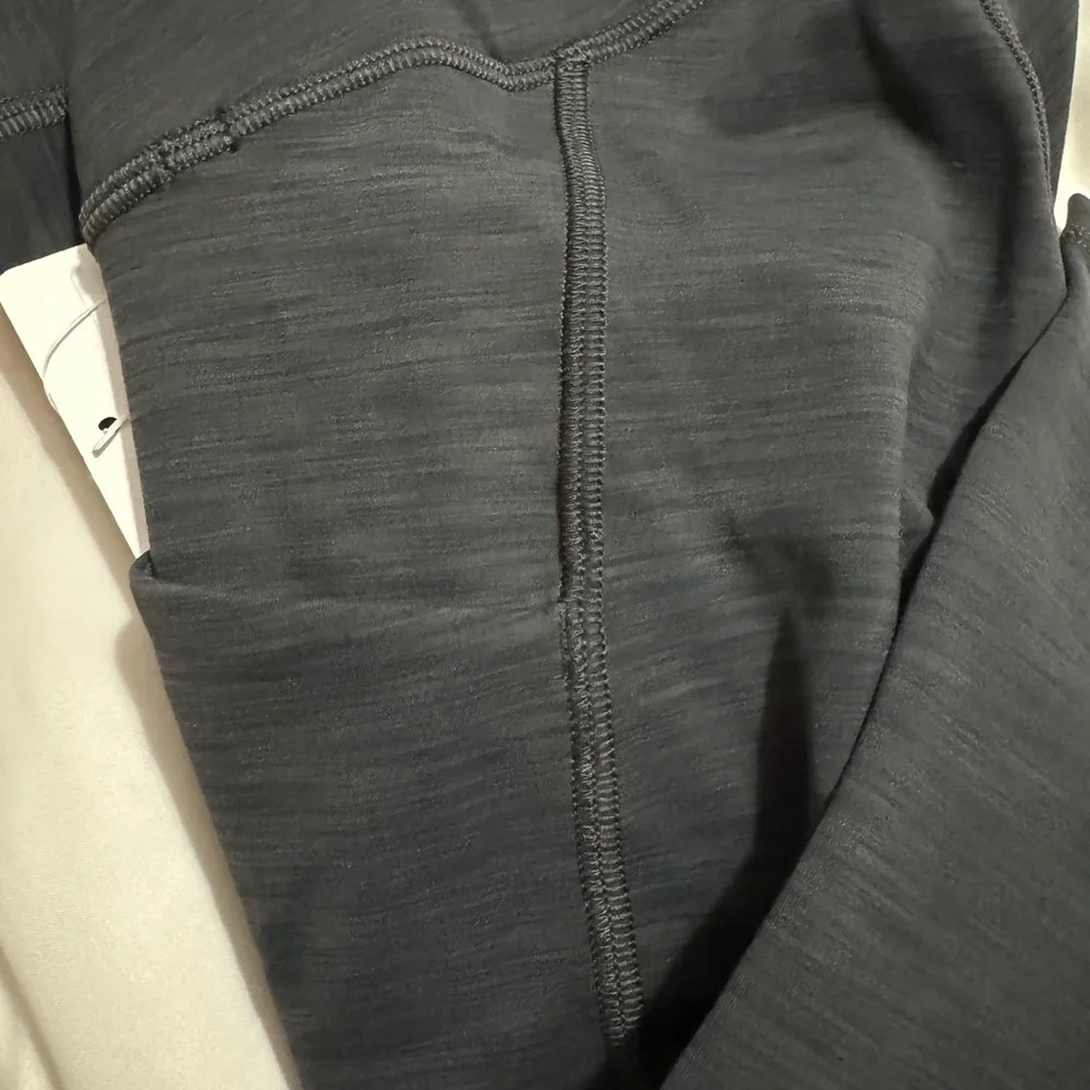 New - Wunder Train HR Crop 23” pockets - Picture 3 of 5